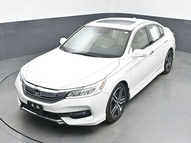 Used 2017 Honda Accord Touring image 15