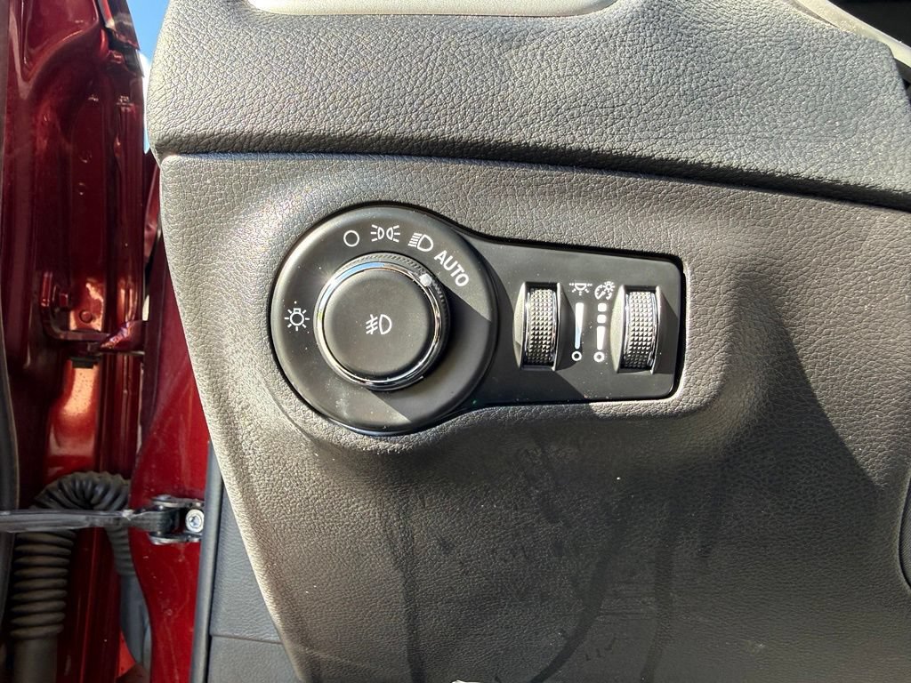 Used 2020 Jeep Compass Latitude AWD/4WD image 21