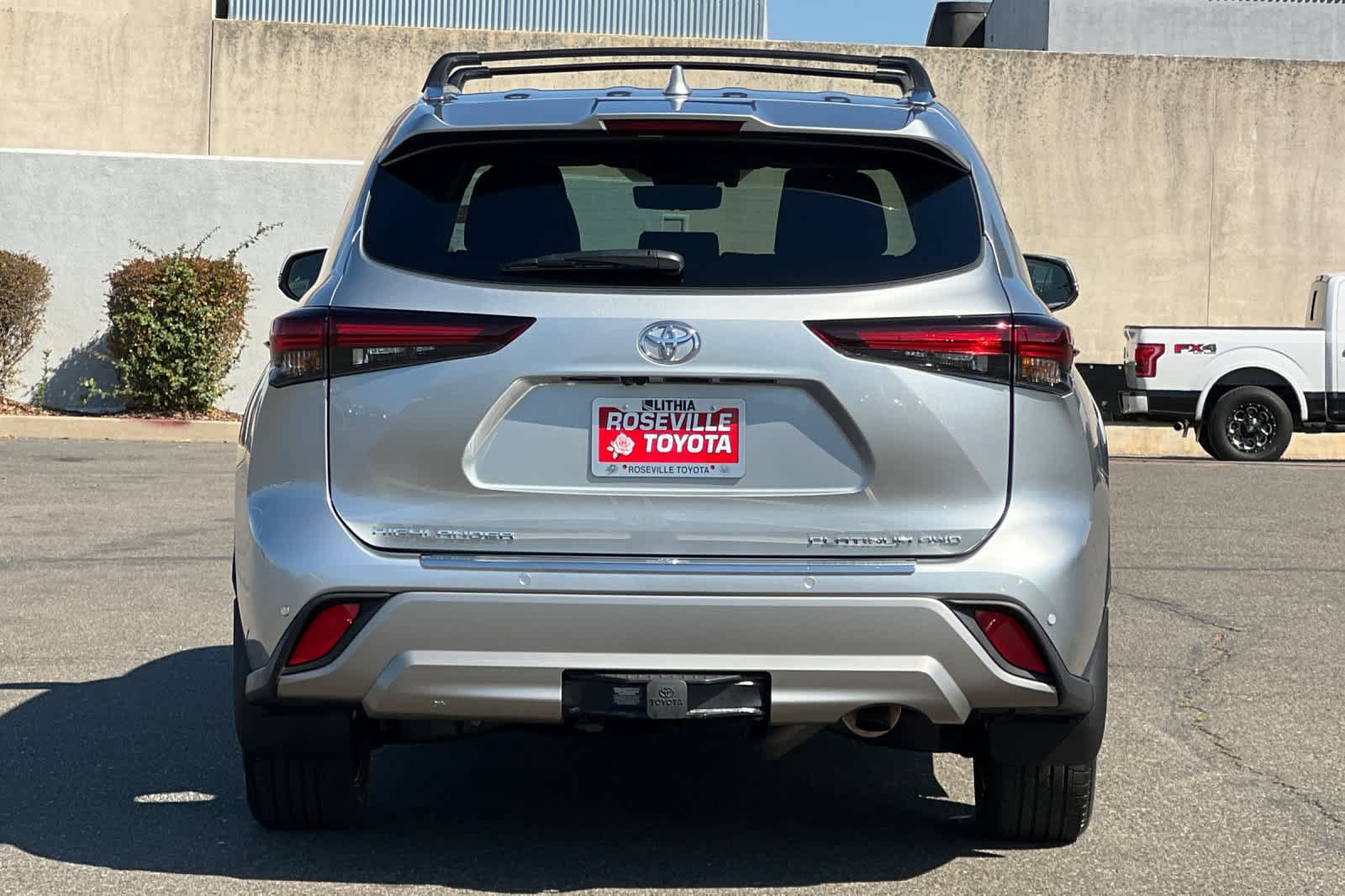 Used 2025 Toyota Highlander Platinum AWD/4WD image 8