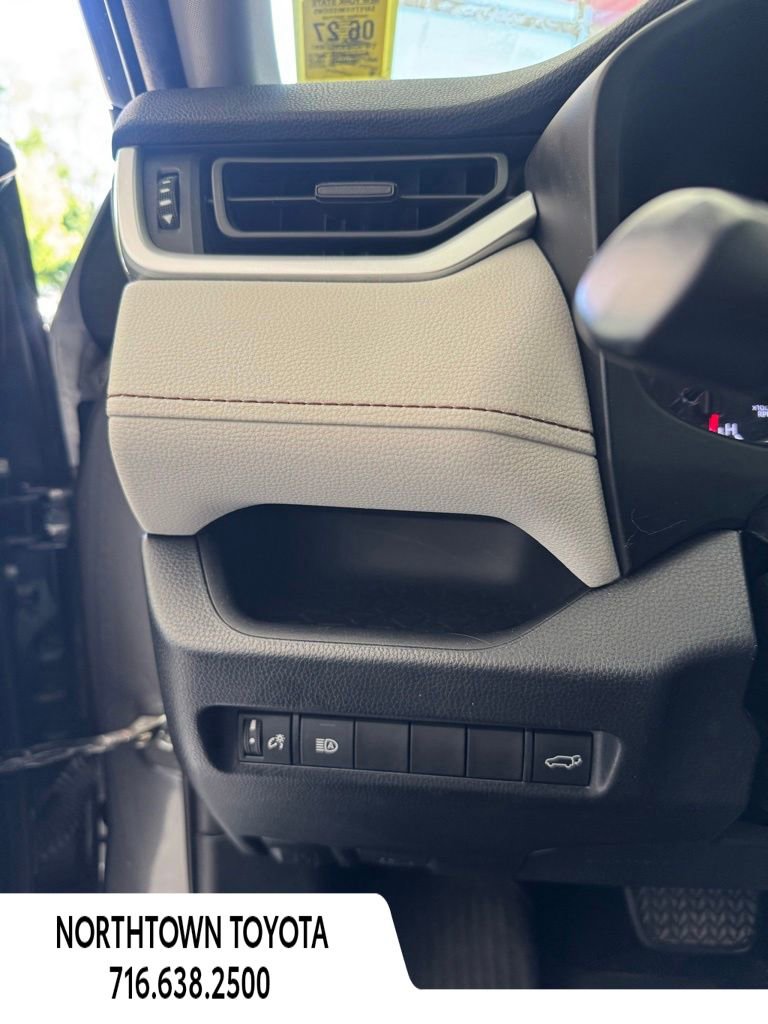 Used 2019 Toyota RAV4 XLE w/ Convenience Package AWD/4WD image 14