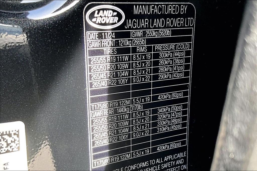 Used 2025 Land Rover Range Rover Velar Dynamic SE image 17