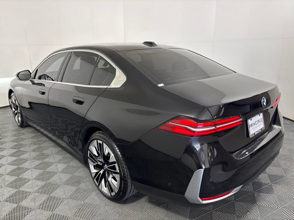 Certified 2026 BMW 530i w/ Premium Package RWD image 7