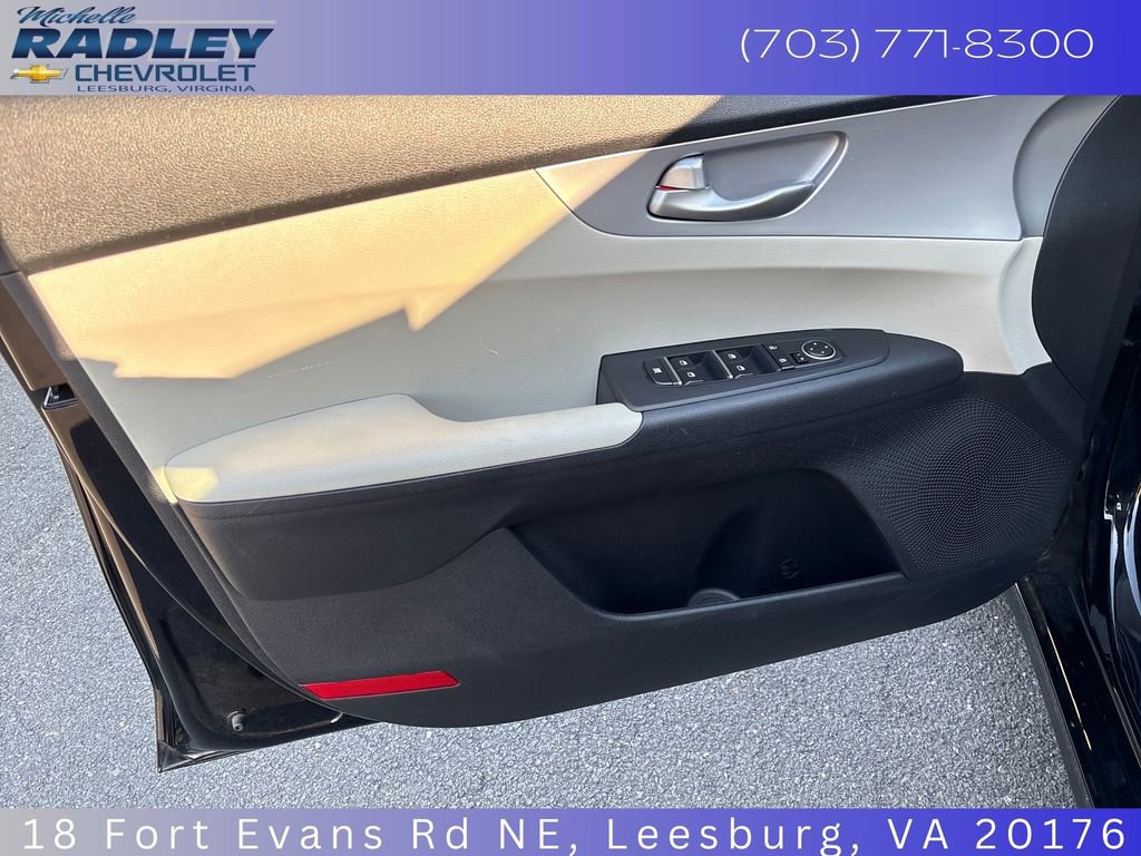 Used 2023 Kia Forte LXS FWD image 12
