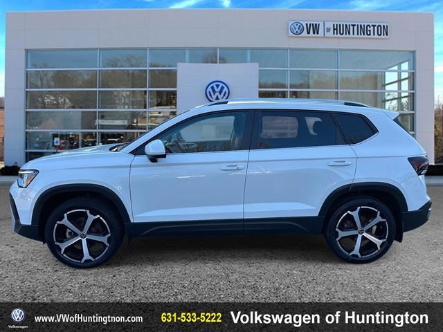 Certified 2025 Volkswagen Taos SEL w/ Taos Adventure Package (SXB) image 7