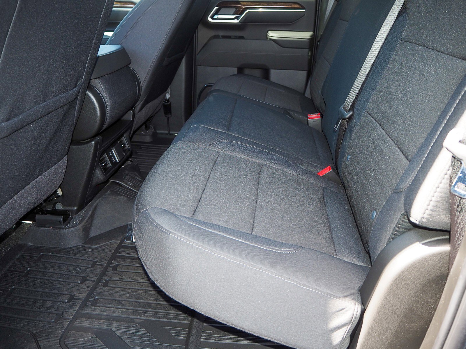 New 2025 GMC Sierra 2500 SLE w/ SLE Value Package; image 7