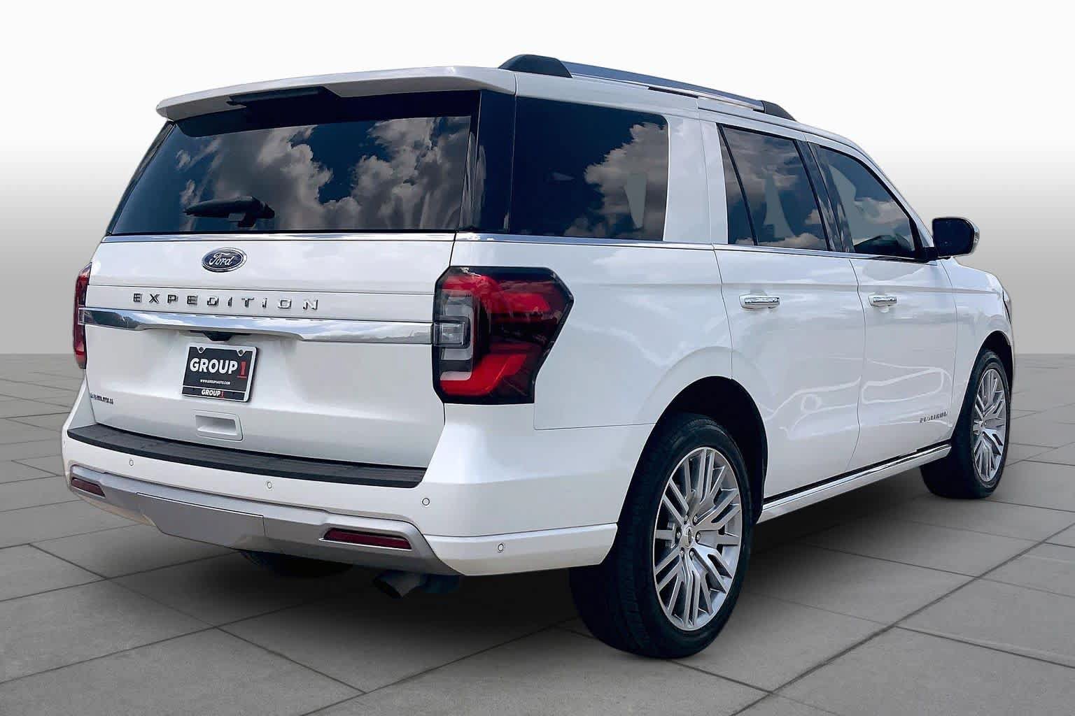 Used 2024 Ford Expedition Platinum RWD image 13