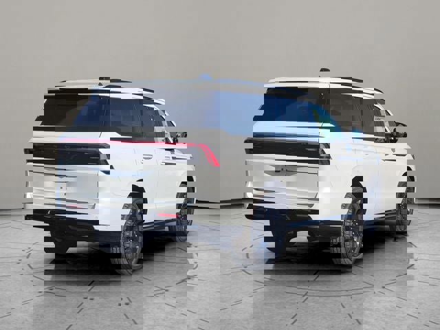 New 2025 Lincoln Navigator Reserve w/ Jet Appearance Package image 12