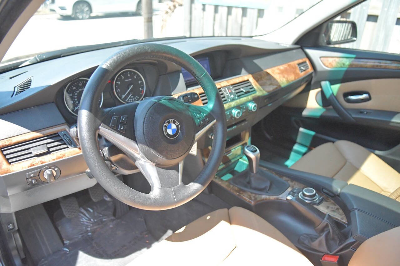 Used 2009 BMW 535i xDrive Sedan AWD/4WD image 26