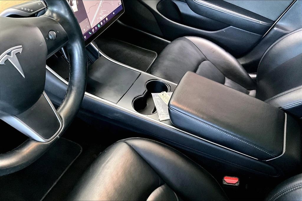 Used 2019 Tesla Model 3 Standard Range Plus image 16