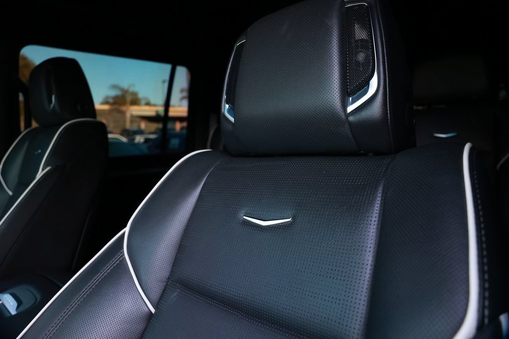 Used 2025 Cadillac Escalade ESV Premium Luxury AWD/4WD image 22