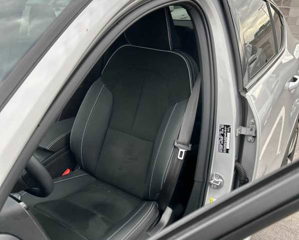 Used 2023 Volvo C40 P8 Recharge Plus w/ Climate Package image 2