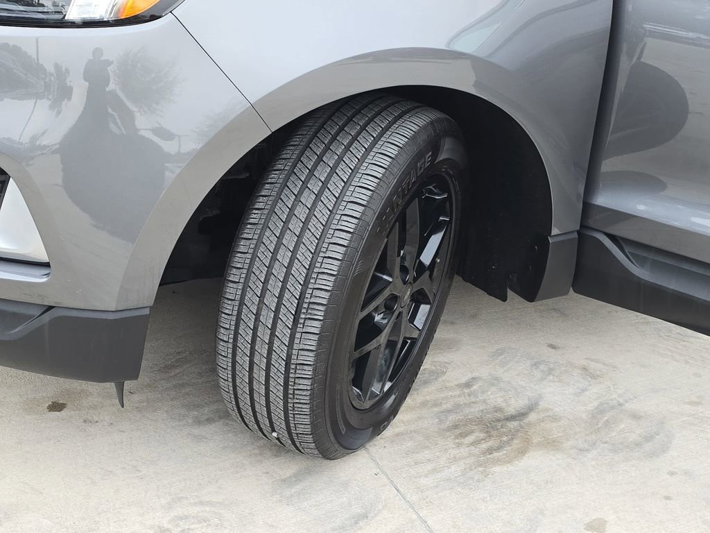 Used 2024 Ford Edge SEL image 35