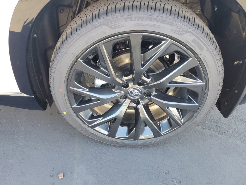 New 2025 Toyota Crown Signia image 8