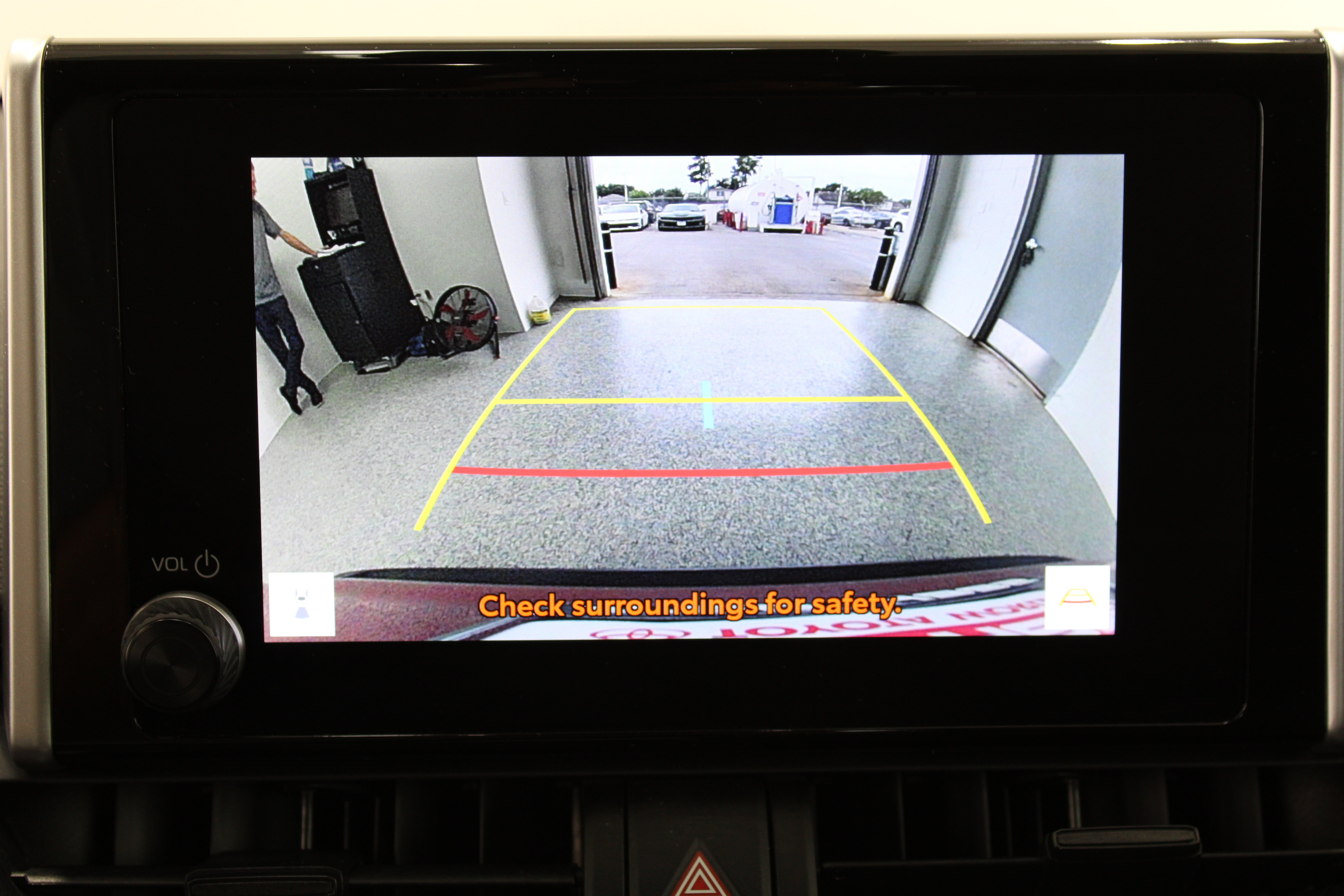 Used 2025 Toyota RAV4 XLE FWD image 21