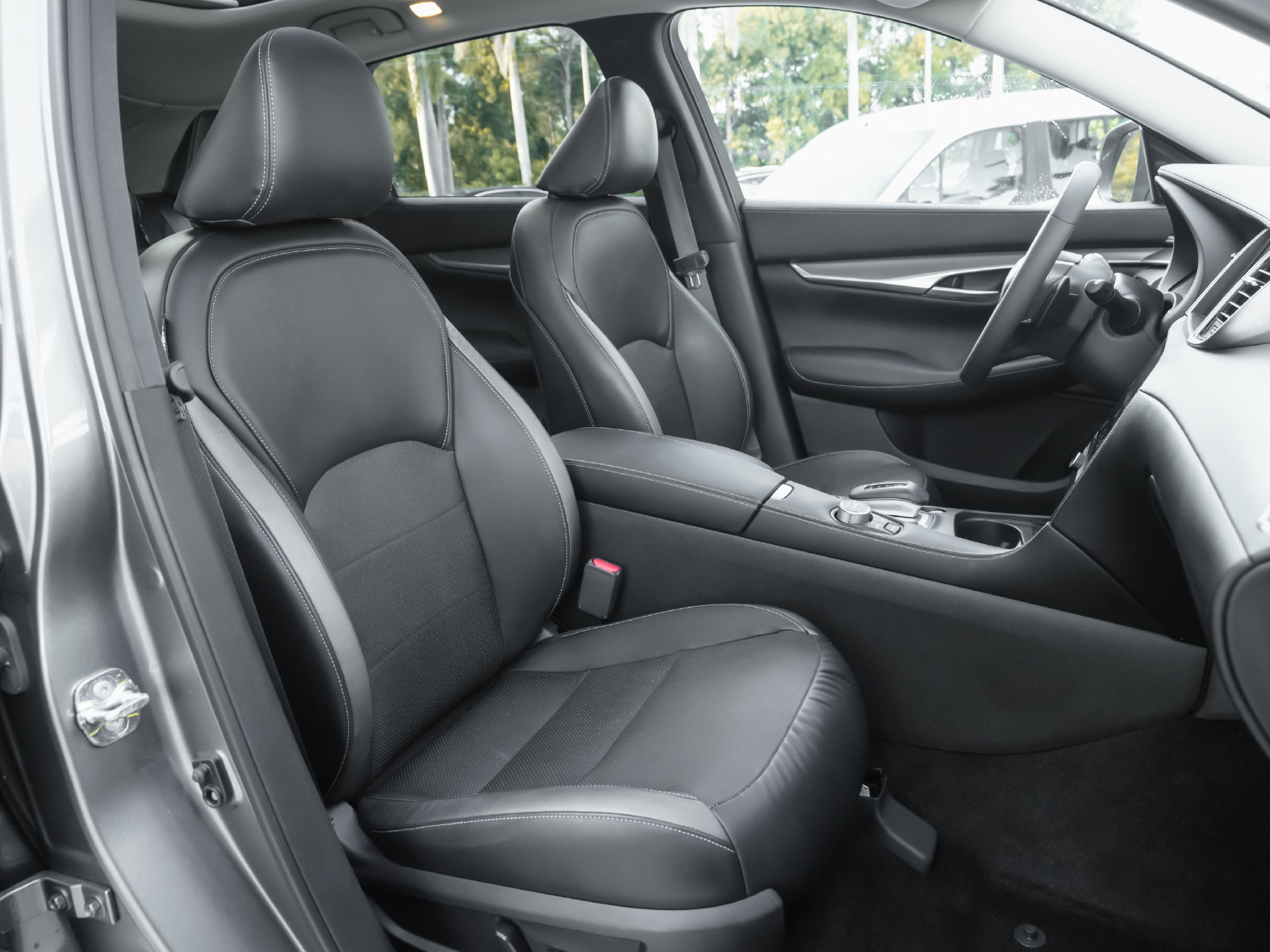 Certified 2023 INFINITI QX50 Luxe FWD image 11