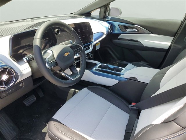 New 2025 Chevrolet Equinox EV LT image 19