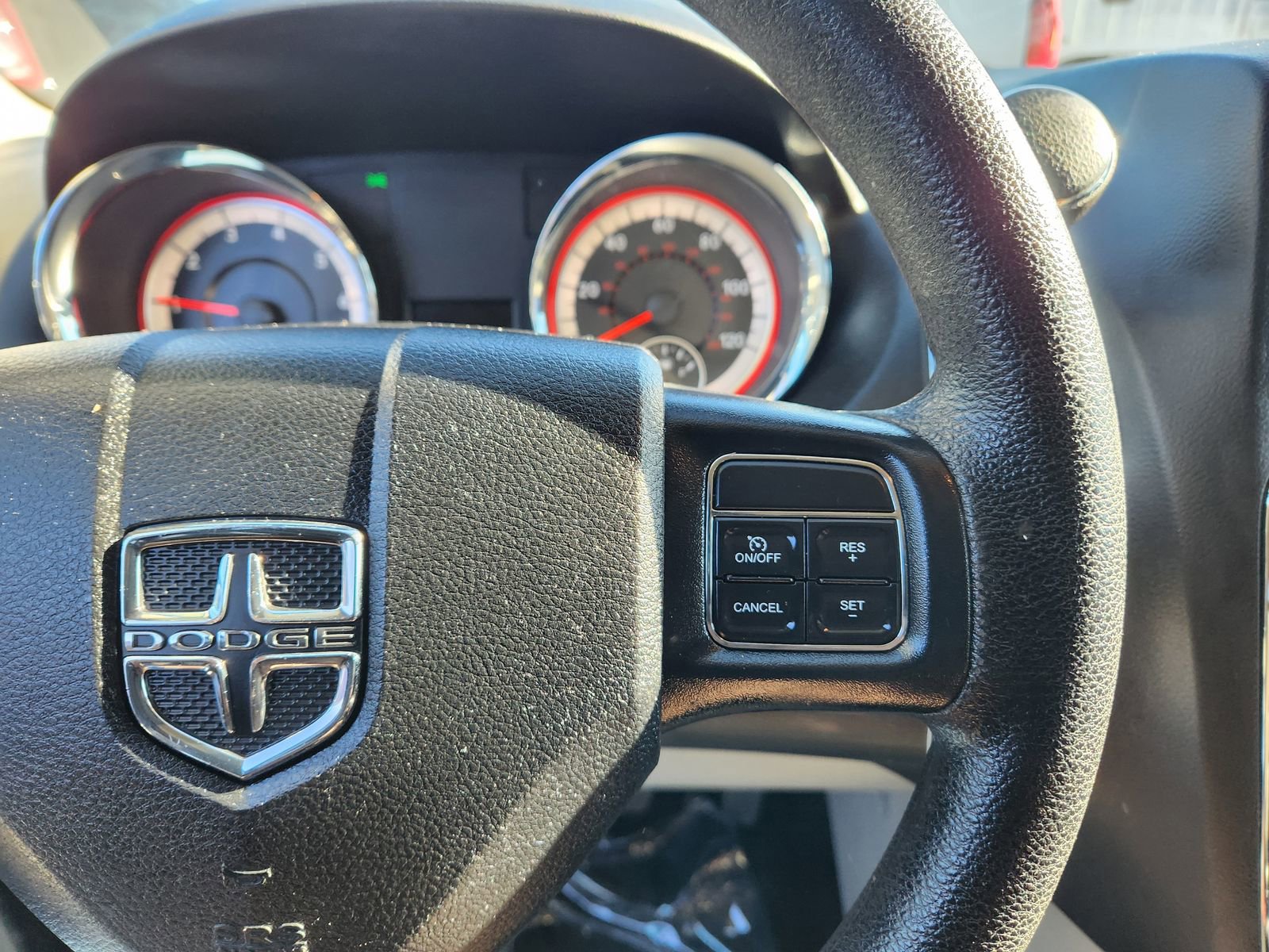 Used 2018 Dodge Grand Caravan SE image 17