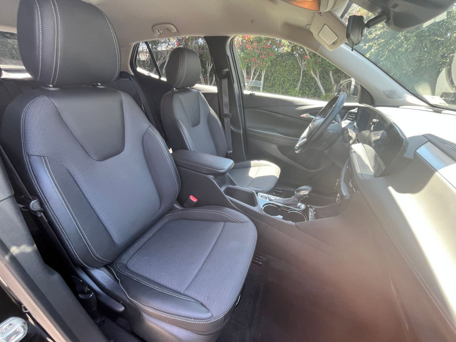 Used 2025 Buick Encore GX Preferred FWD image 35