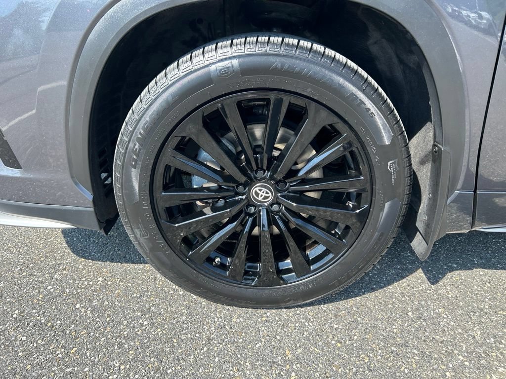 Certified 2024 Toyota Highlander XSE AWD/4WD image 28