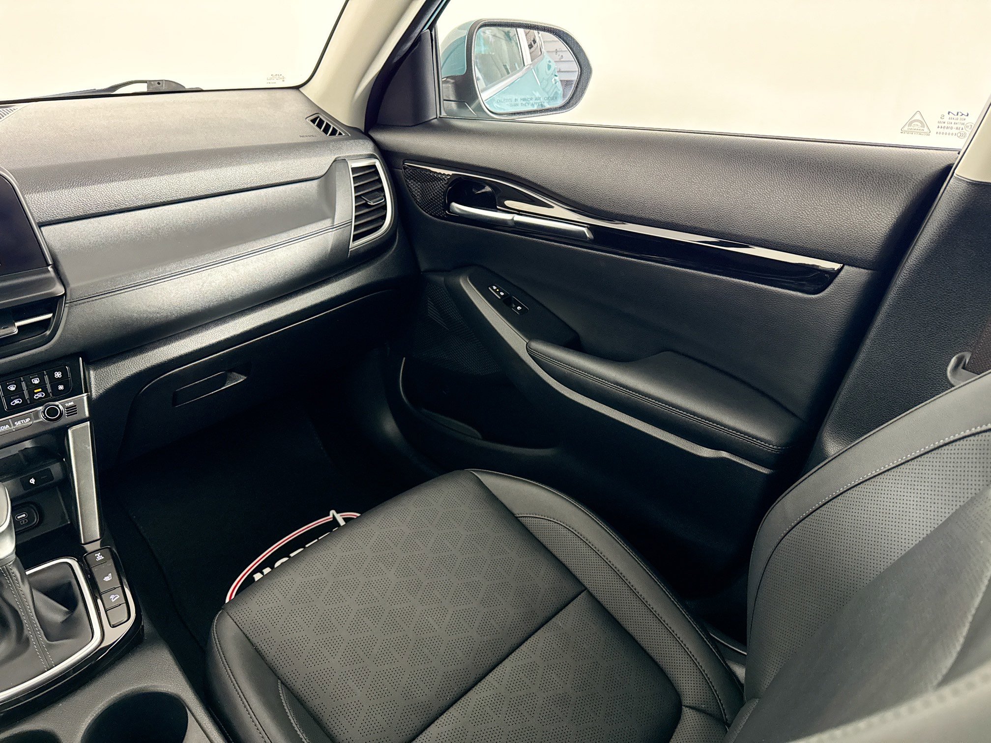 Used 2024 Kia Seltos EX image 33