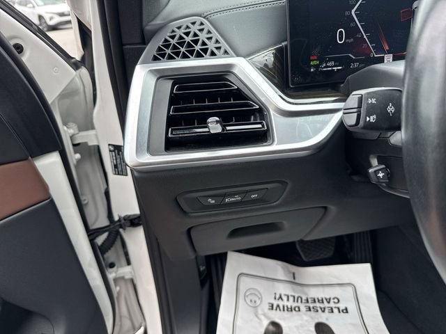 Used 2025 BMW X5 xDrive50e image 12