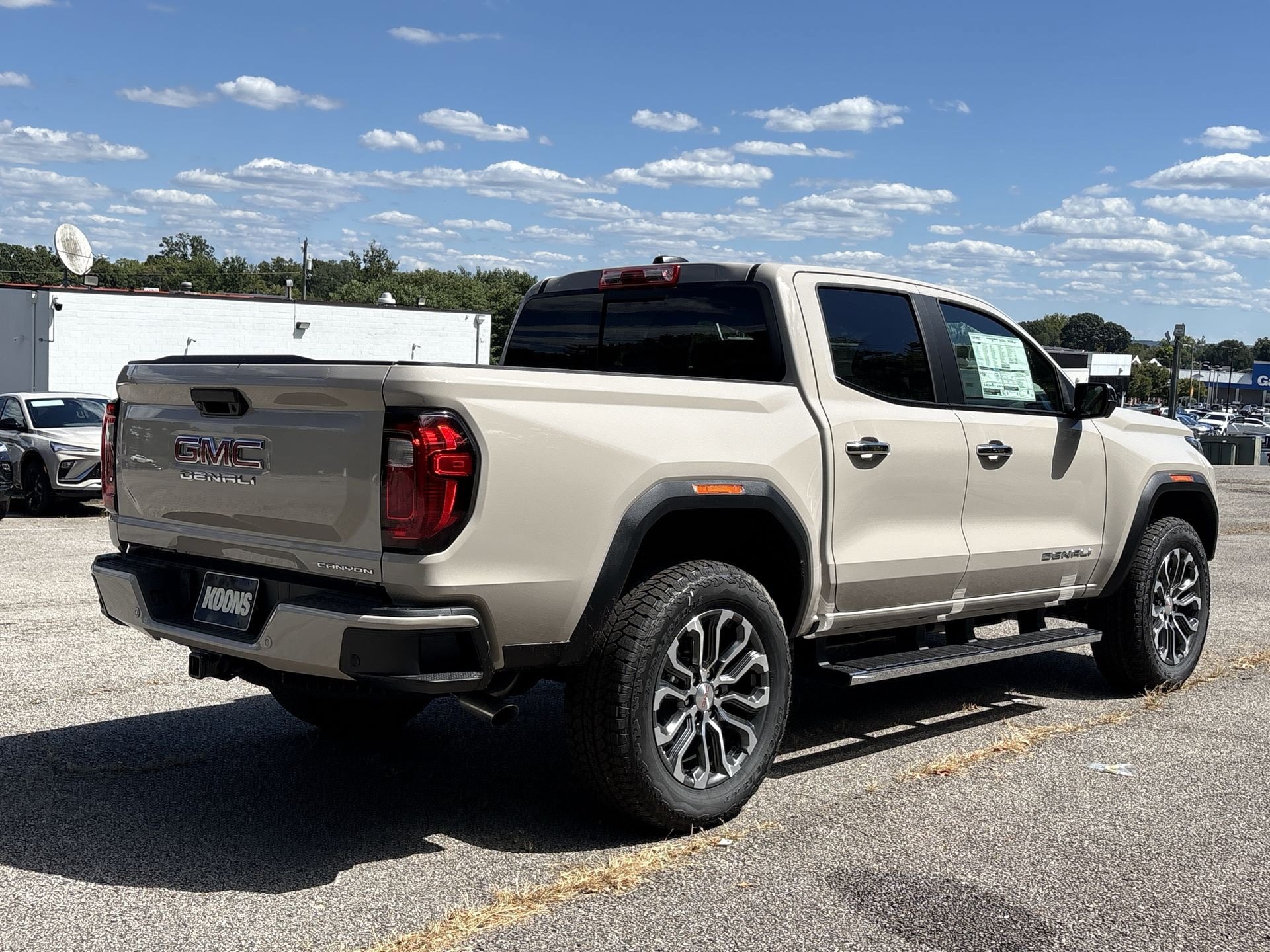 New 2026 GMC Canyon Denali w/ LPO, Black Badging Package AWD/4WD image 7