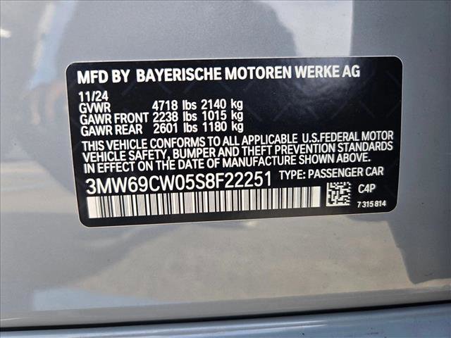 Used 2025 BMW 330i Sedan w/ M Sport Package image 25