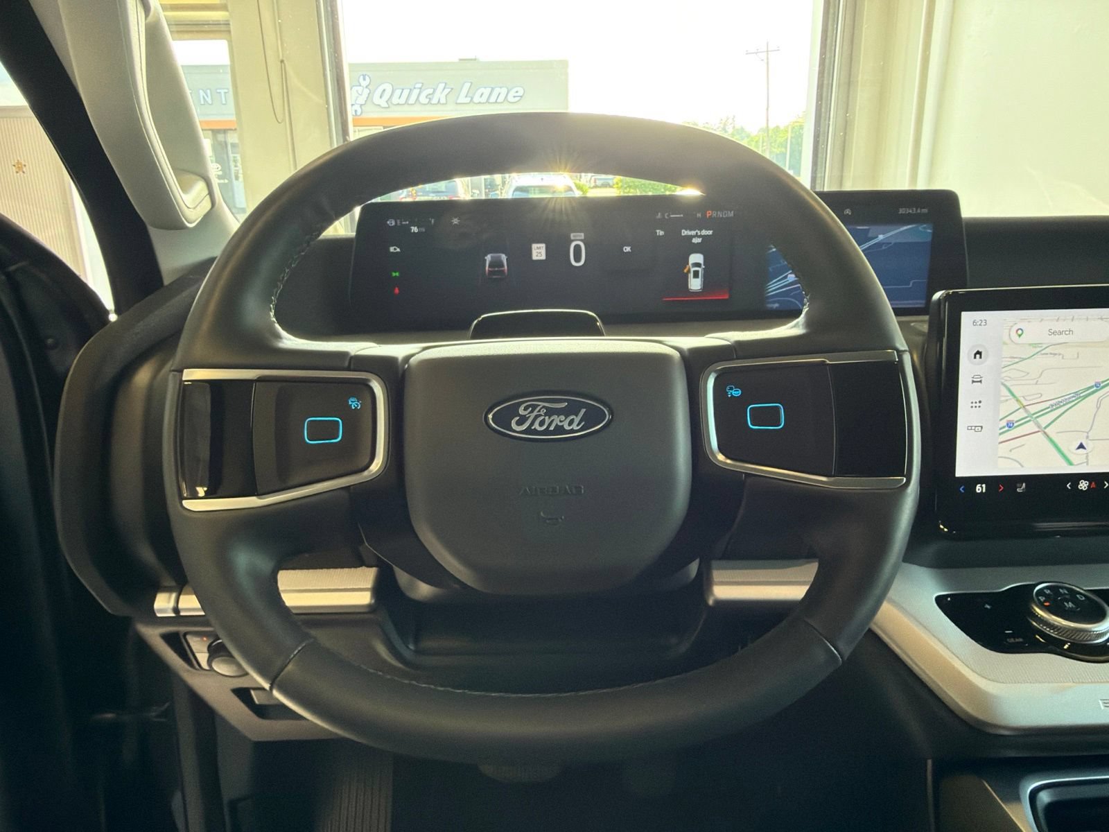 Used 2025 Ford Expedition Active AWD/4WD image 25