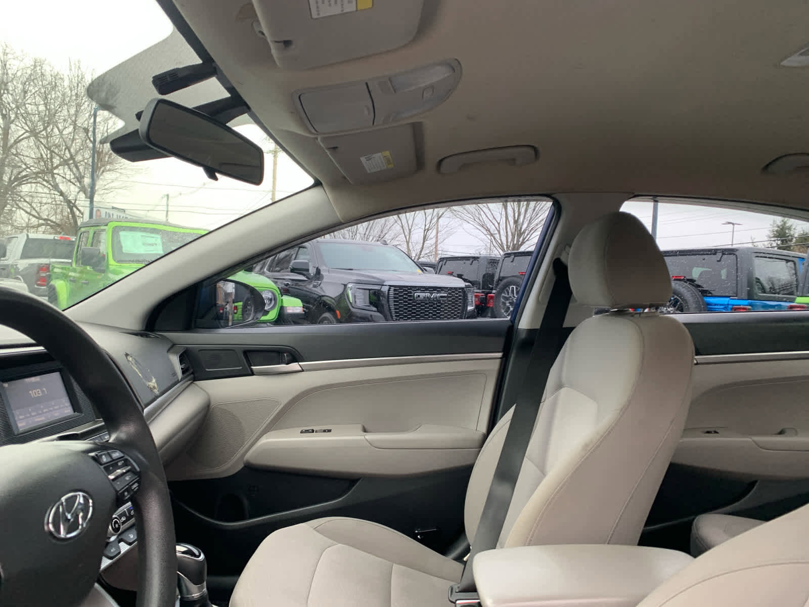 Used 2020 Hyundai Elantra SE image 12