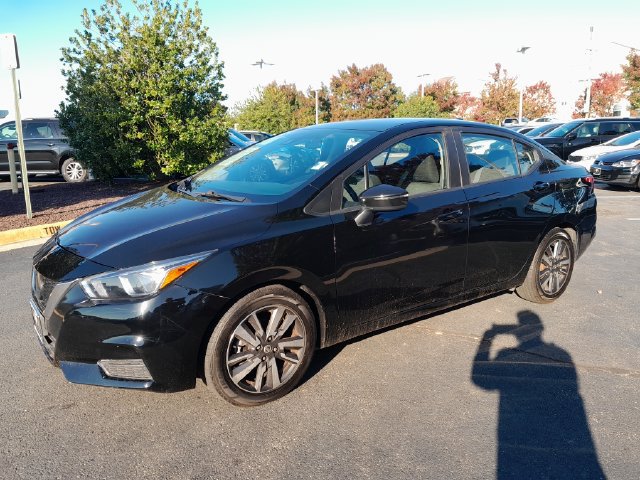 Used 2021 Nissan Versa SV FWD image 18