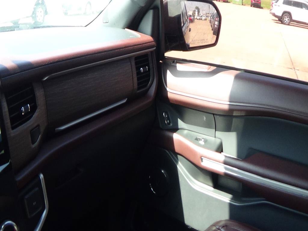 Used 2024 Ford Expedition Limited AWD/4WD image 35