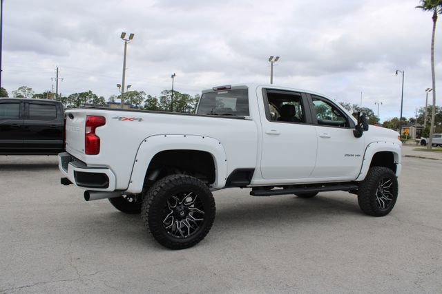 Used 2022 Chevrolet Silverado 2500 LT w/ Convenience Package image 11