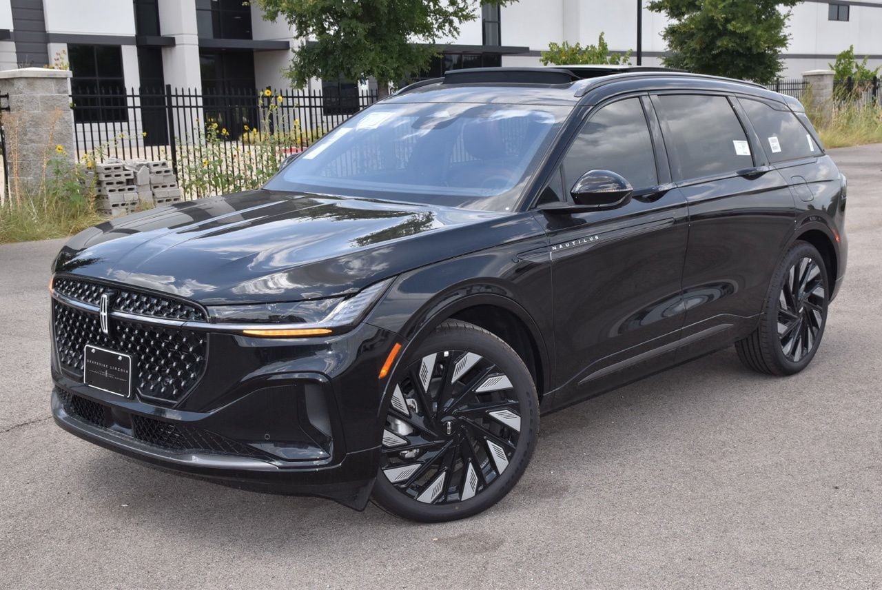 New 2026 Lincoln Nautilus Reserve AWD/4WD image 12