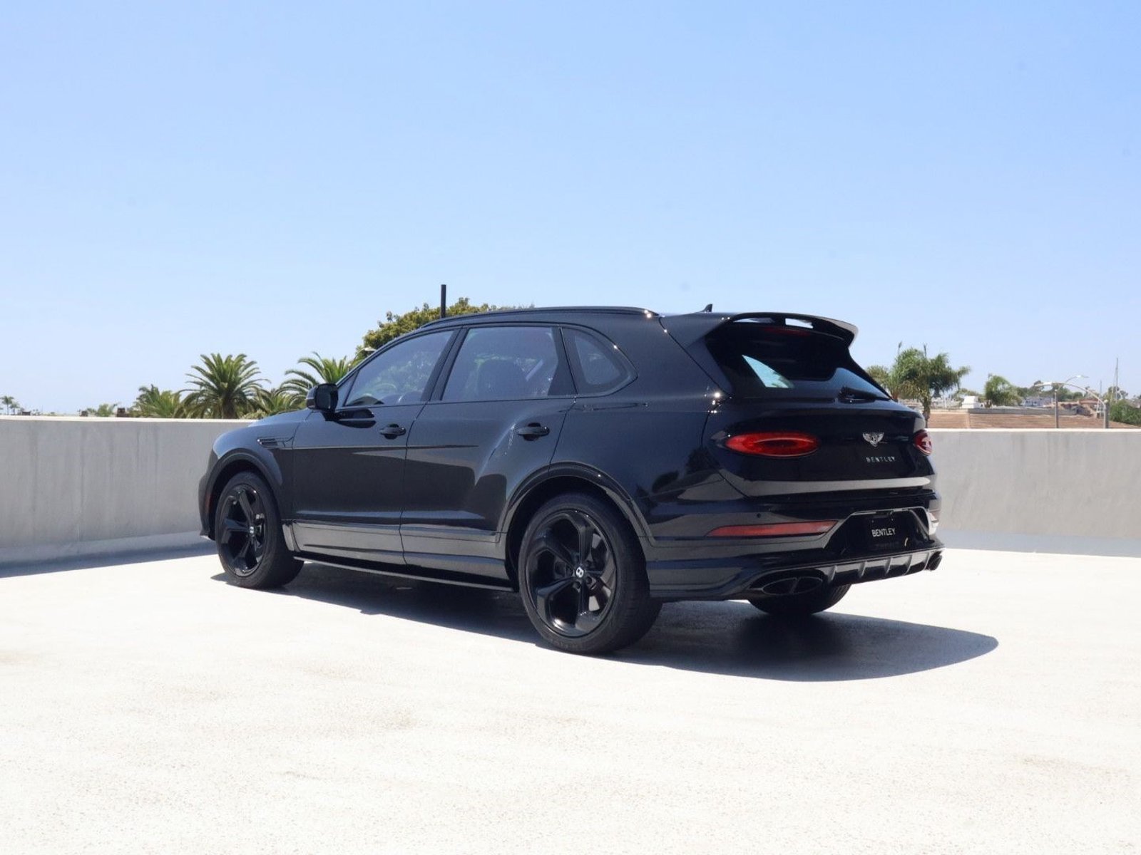 Certified 2022 Bentley Bentayga AWD/4WD image 3