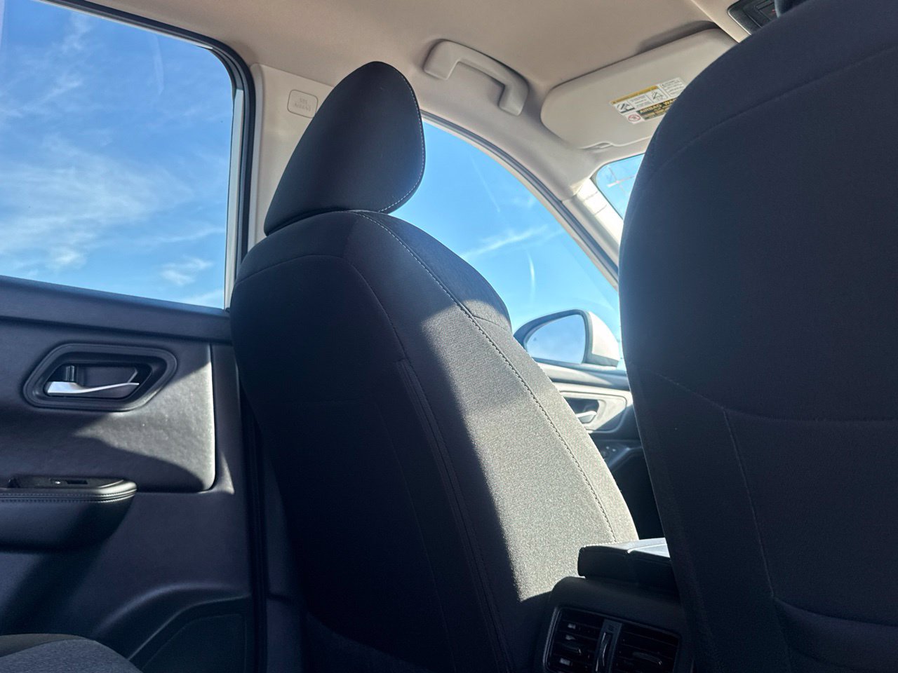 Certified 2025 Nissan Rogue SV FWD image 30