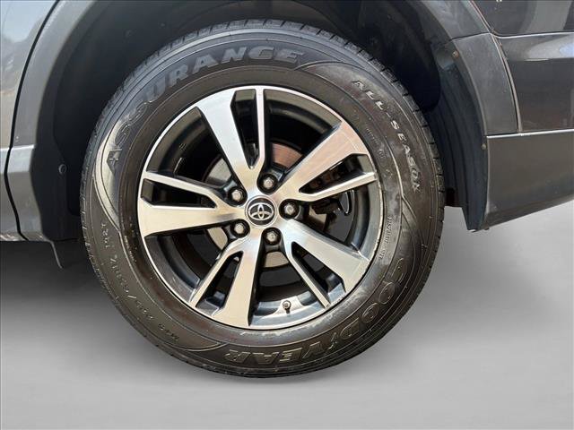 Used 2018 Toyota RAV4 XLE w/ Plus Extra Value Package AWD/4WD image 9
