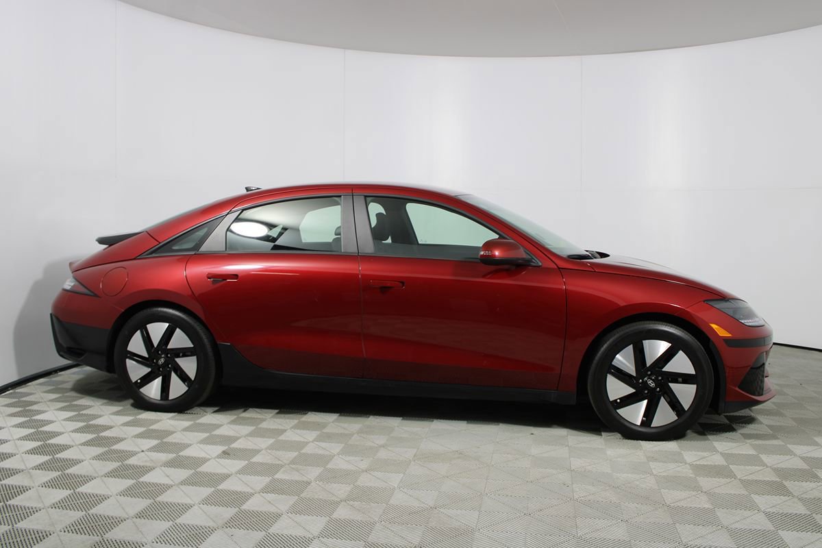 Used 2024 Hyundai Ioniq 6 SE RWD image 34