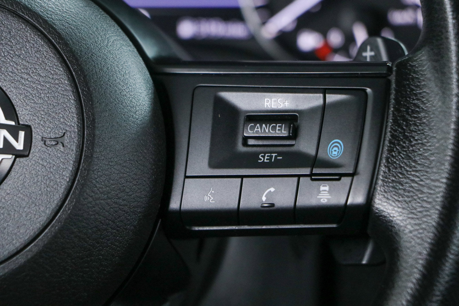 Used 2024 Nissan Rogue SV FWD image 14