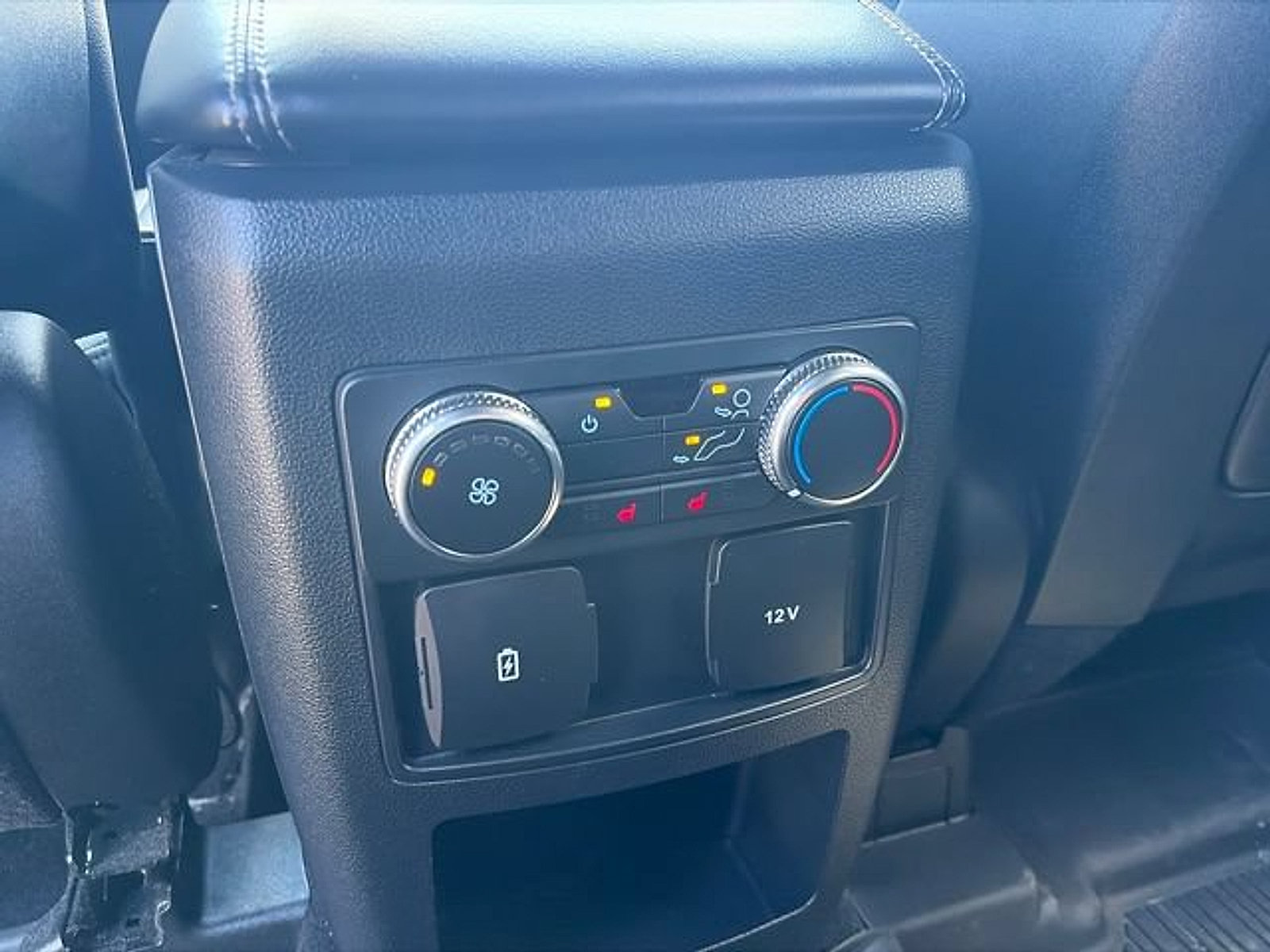 Used 2020 Ford Explorer XLT w/ Equipment Group 202A AWD/4WD image 27