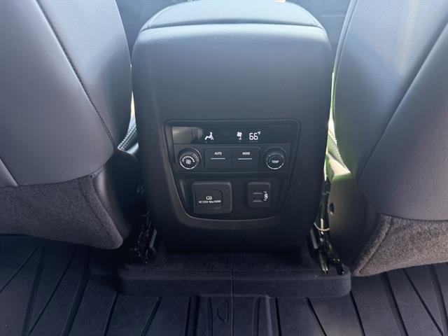 Used 2022 Buick Enclave Essence w/ Experience Buick Package image 21