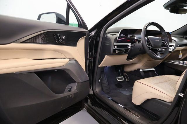 New 2026 Cadillac Lyriq V AWD/4WD image 6