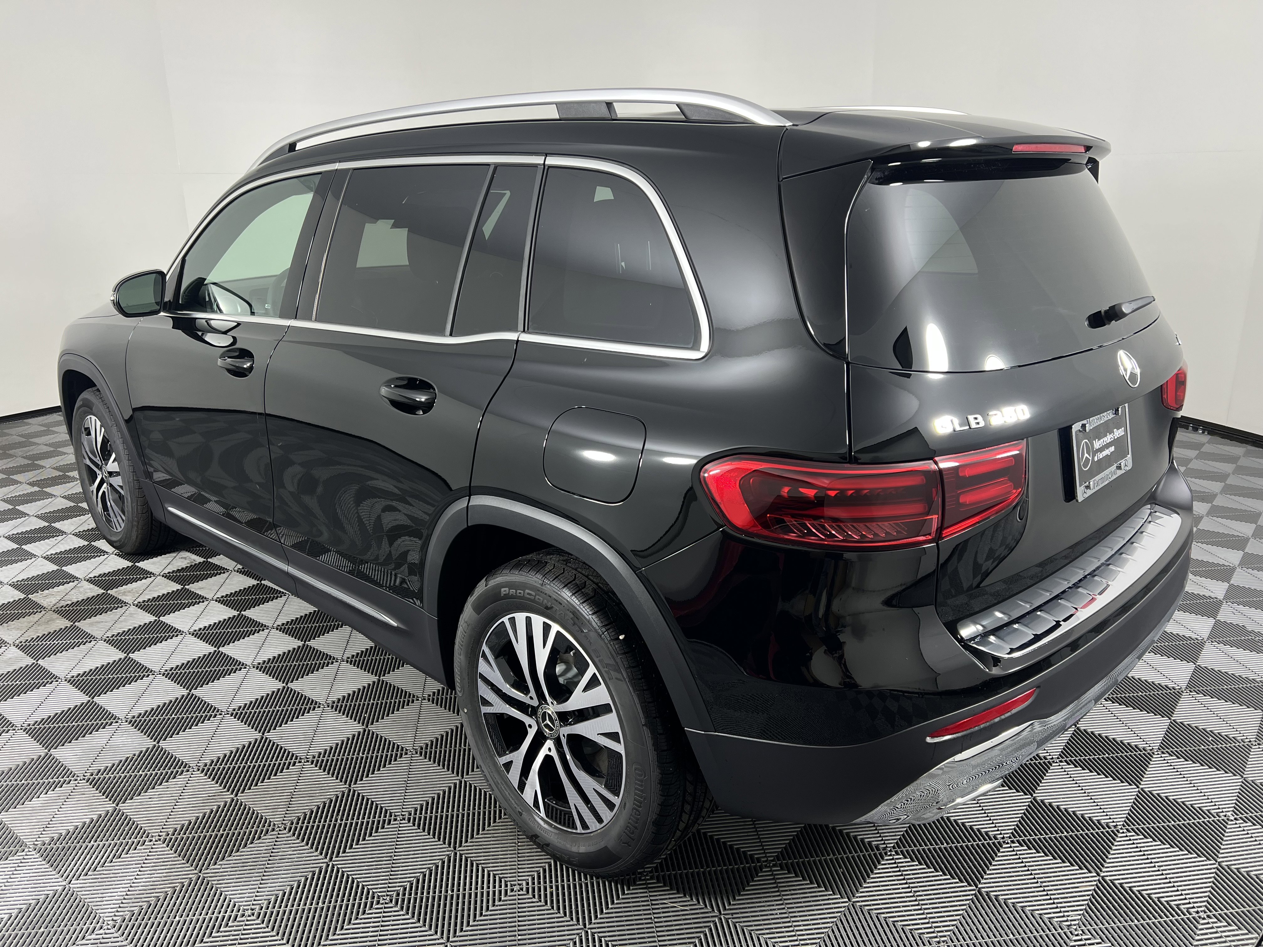 Used 2026 Mercedes-Benz GLB 250 4MATIC image 10