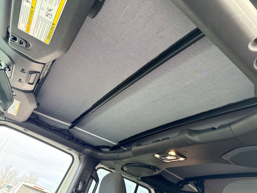 Used 2023 Jeep Wrangler Sport S image 22