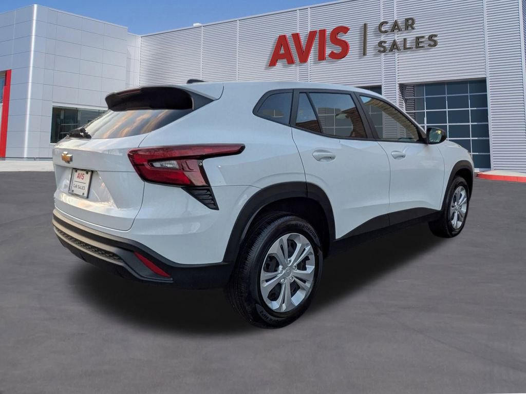 Used 2025 Chevrolet Trax LS image 6