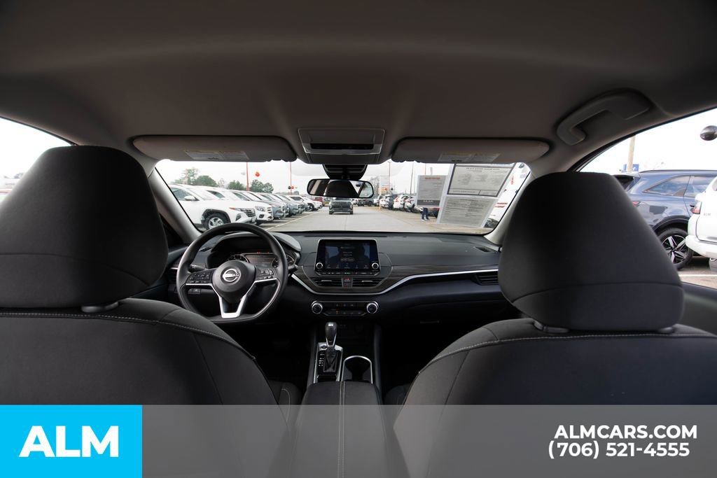 Used 2024 Nissan Altima 2.5 SV image 11
