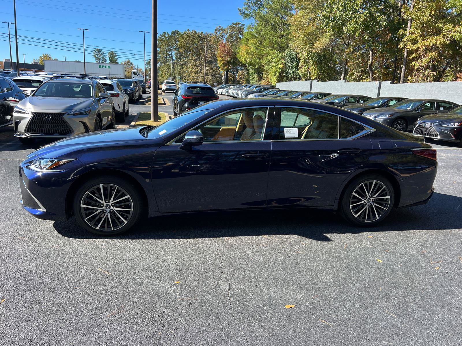 New 2025 Lexus ES 350 w/ Premium Package image 9