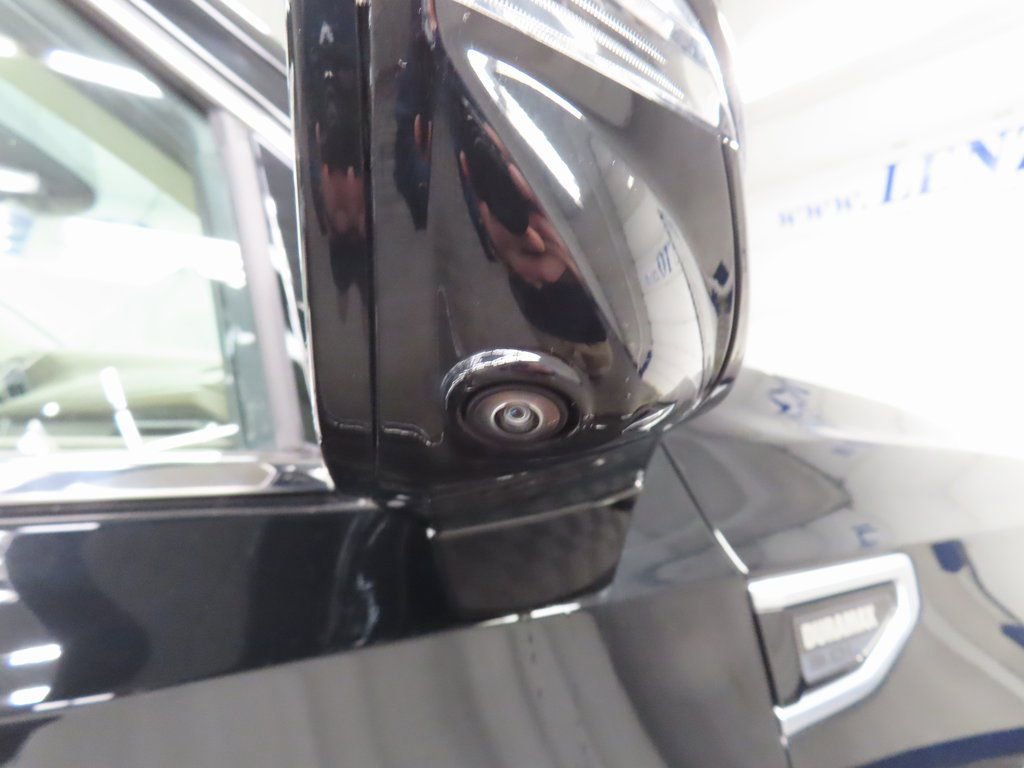 Used 2024 GMC Yukon XL Denali image 51