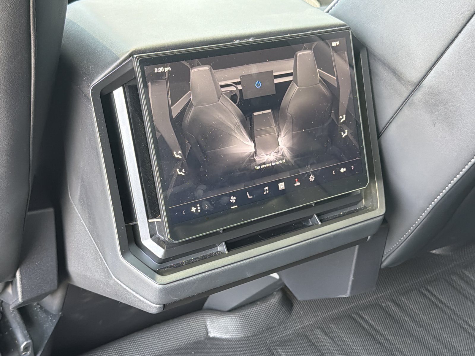 Used 2025 Tesla Cybertruck AWD Crew Cab image 40