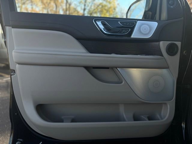 Certified 2024 Lincoln Navigator Reserve image 11