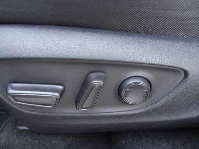 Used 2024 Toyota RAV4 XLE AWD/4WD image 7